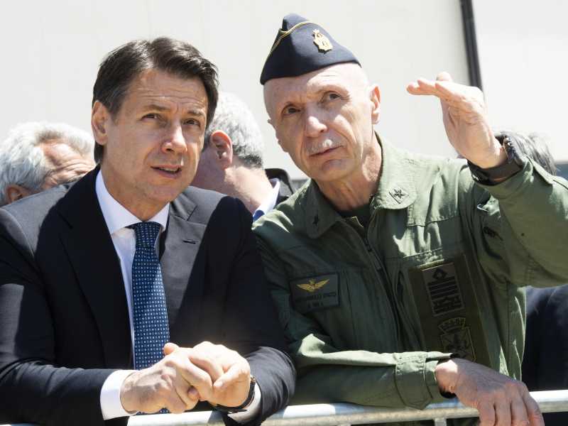 Il generale Vecciarelli: "Accolsi i russi a Pratica di Mare, non vennero solo per il Covid"