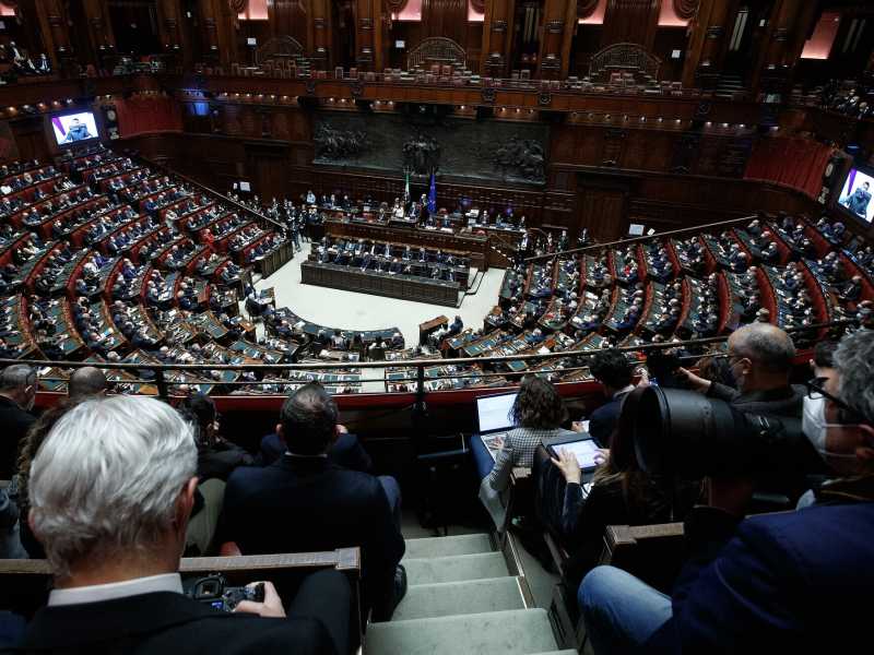 La Camera del post sbornia Zelensky ascolta Draghi. C'è scetticismo sul Consiglio Ue