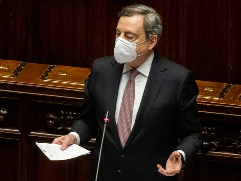 Draghi contro i "pancifisti". Conte vuole impallinarlo. Il nodo è l'addio al gas russo