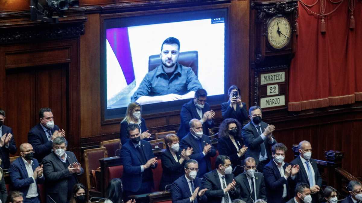 Immagine di Stare con l'Ucraina "se", ma "ma"