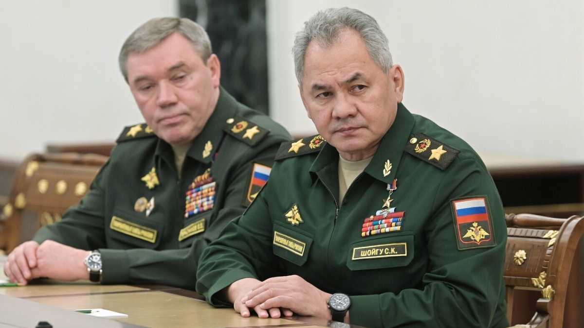 Immagine di Epurazioni e defezioni. Putin rafforza la sua cerchia di fedelissimi e cerca i “moscerini”