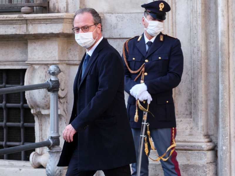"Ipocrita votare contro aumento spesa militare". Parla Mulé