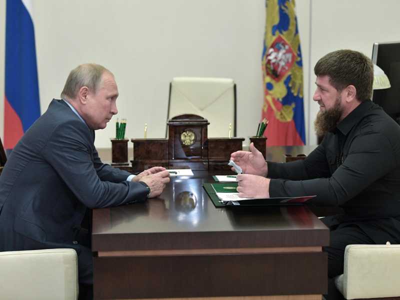 Vladimir Putin e Ramzan Kadyrov (Ansa) 