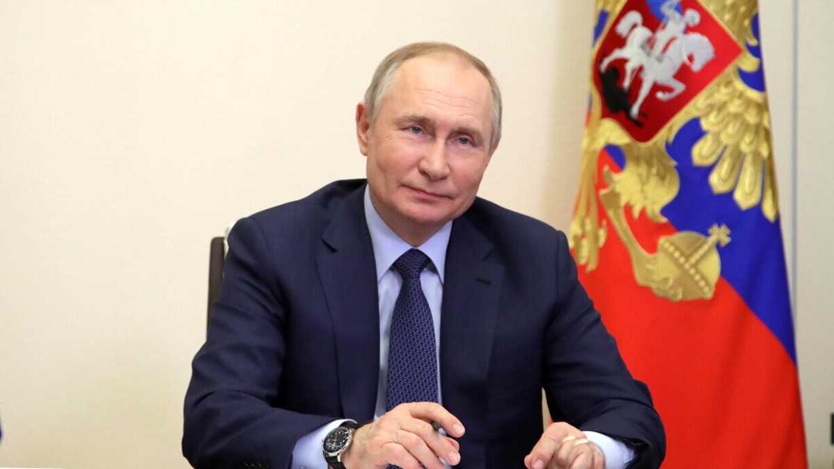 Immagine di Putin insiste sul pagamento del gas in rubli. Ma per il G7 è inaccettabile