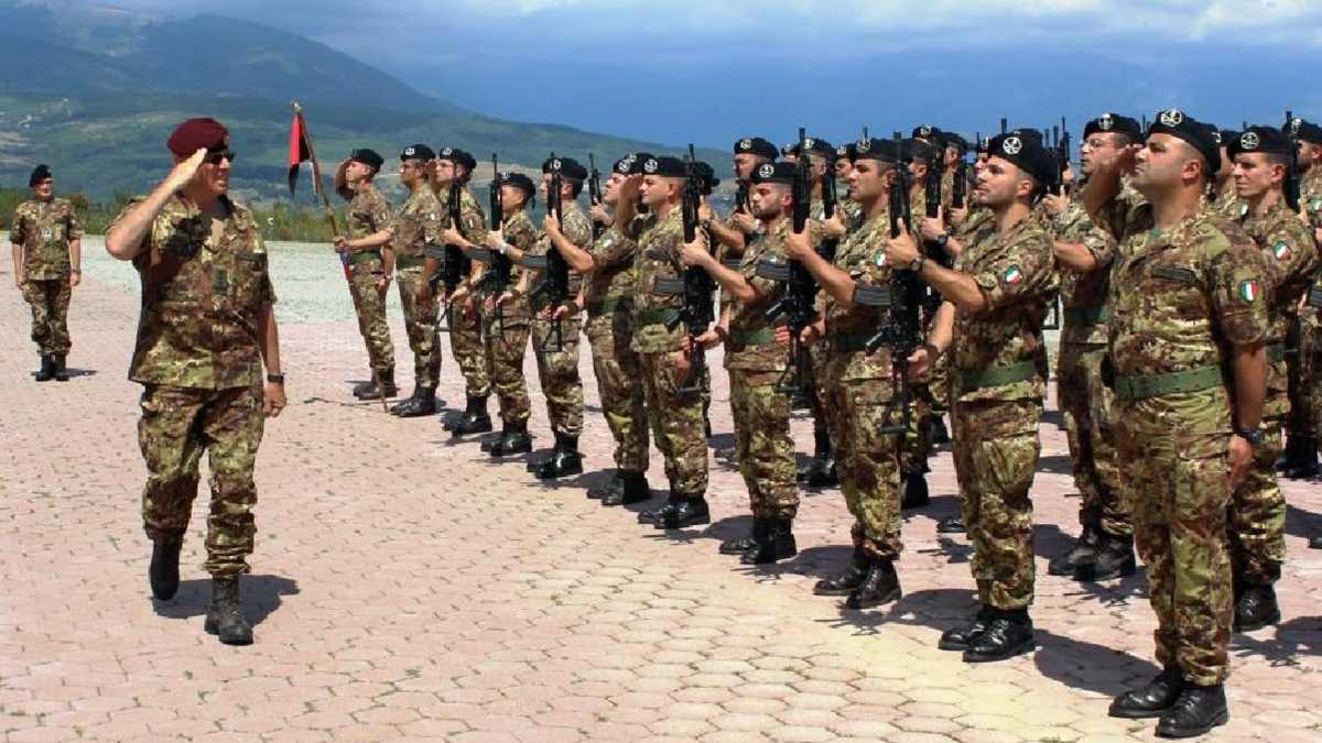 Immagine di Oltre alle risorse, serve una visione diversa delle forze armate. Parla il generale Bertolini