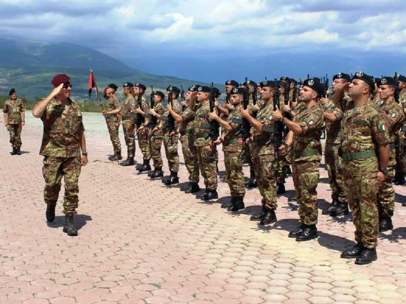 Oltre alle risorse, serve una visione diversa delle forze armate. Parla il generale Bertolini
