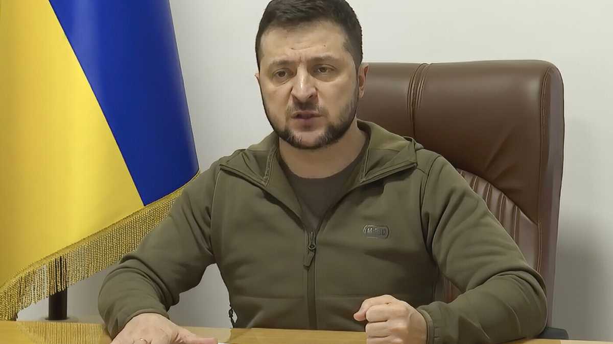 Immagine di Zelensky parla con i giornalisti russi di negoziati e referendum