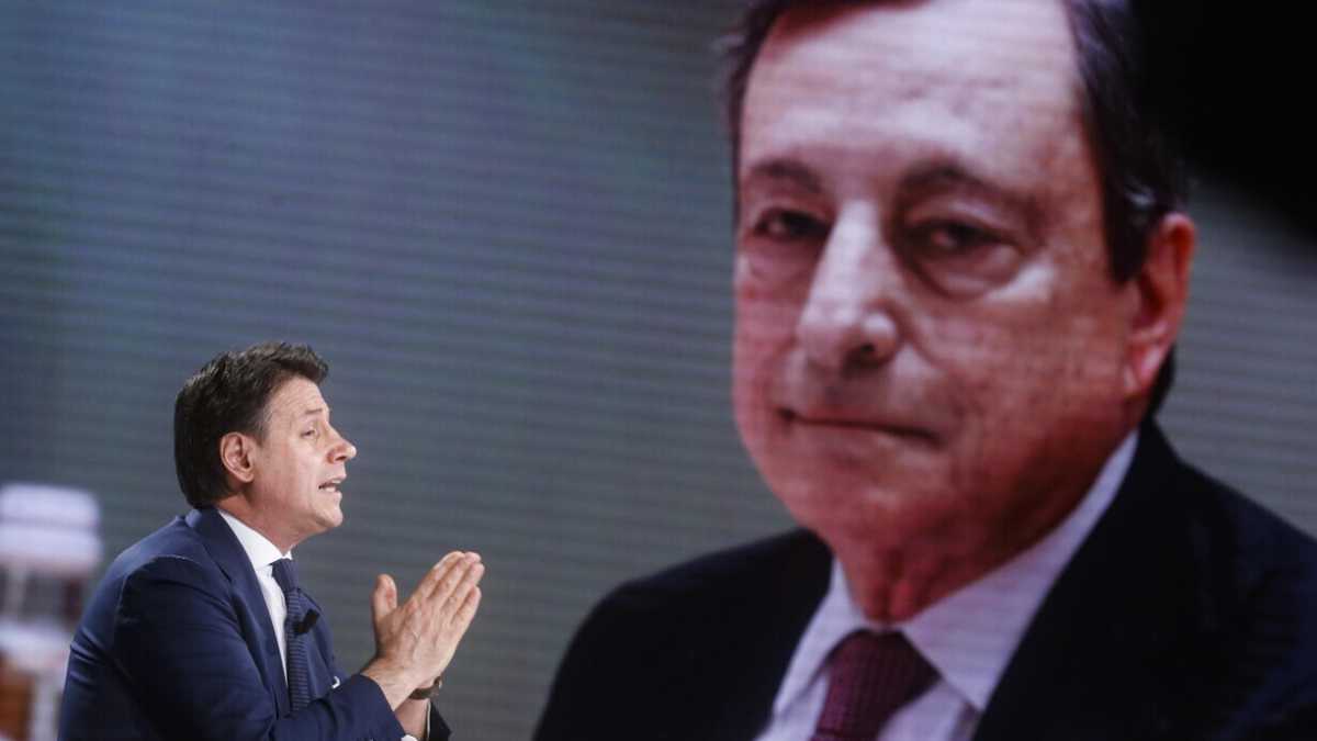 Immagine di Ucraina, Conte "pattina" sulle spese militari con Draghi. E Il premier sale al Colle
