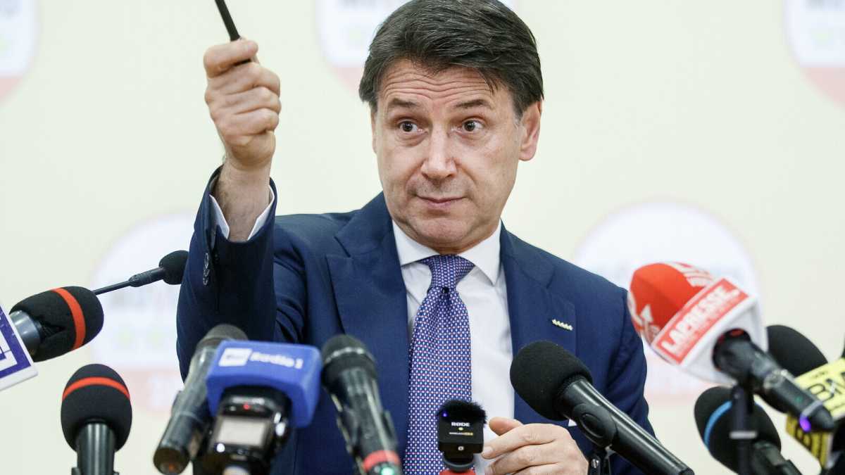 Immagine di Conte è il "the new Bertinotti" della sinistra. È solo una grana per il Pd