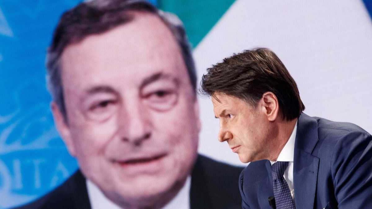 Immagine di Draghi alle prese con il "tolo-tolo" Conte e le casalinate del M5s: "Cerca il voto anticipato"