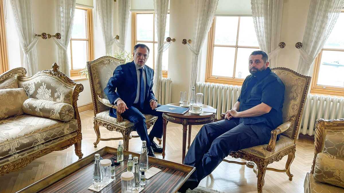 Immagine di Vladimir Medinsky, Roman Abramovich, Ramzan Kadyrov. Ecco con chi ci tocca trattare
