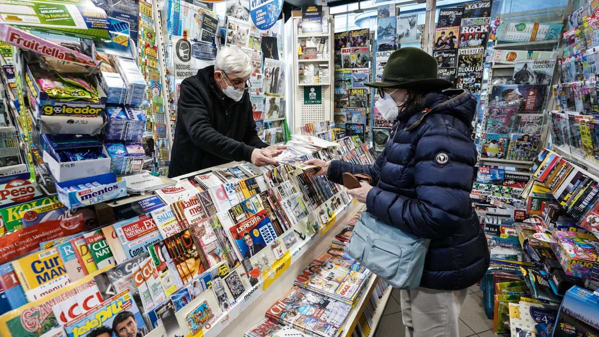 Immagine di Sul retro delle edicole s’impara a spendere il 2 per cento del pil in armamenti