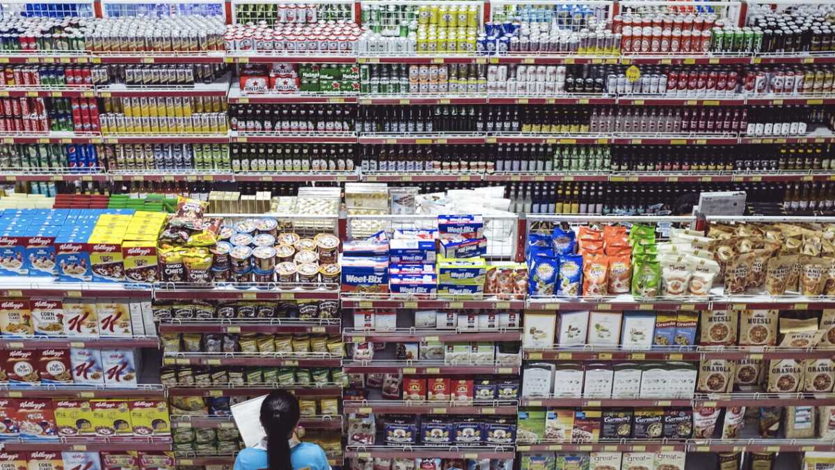 Immagine di Quando uscivamo di casa per incontrare il mondo tra gli scaffali dell’ipermercato