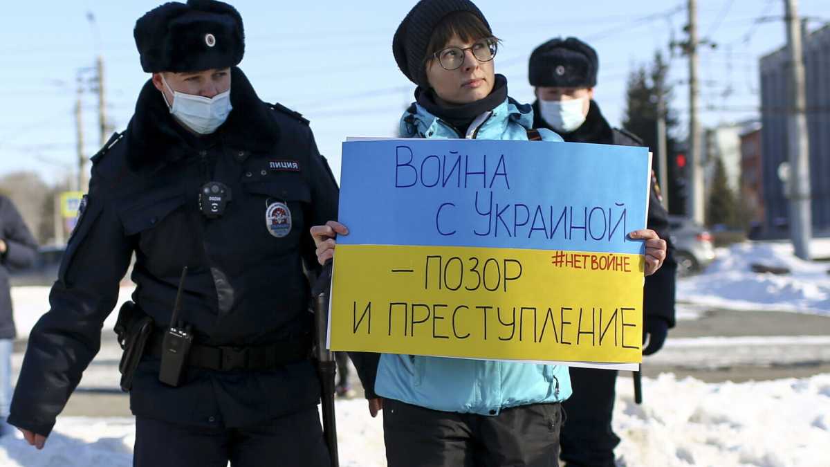 Immagine di Maria Butina, il volto dell’irrefutabile menzogna di stato