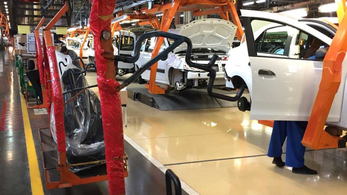 Immagine di Le sanzioni affondano l'industria russa