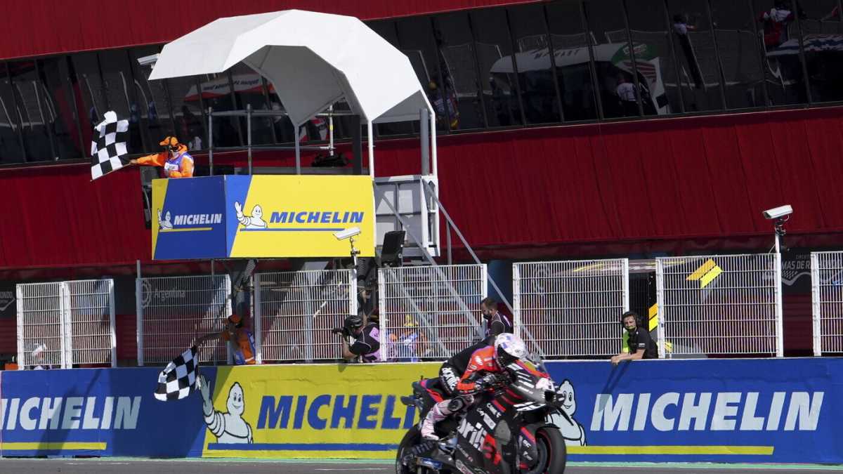 Immagine di L'Aprilia in MotoGp è una storia di testa dura e velocità