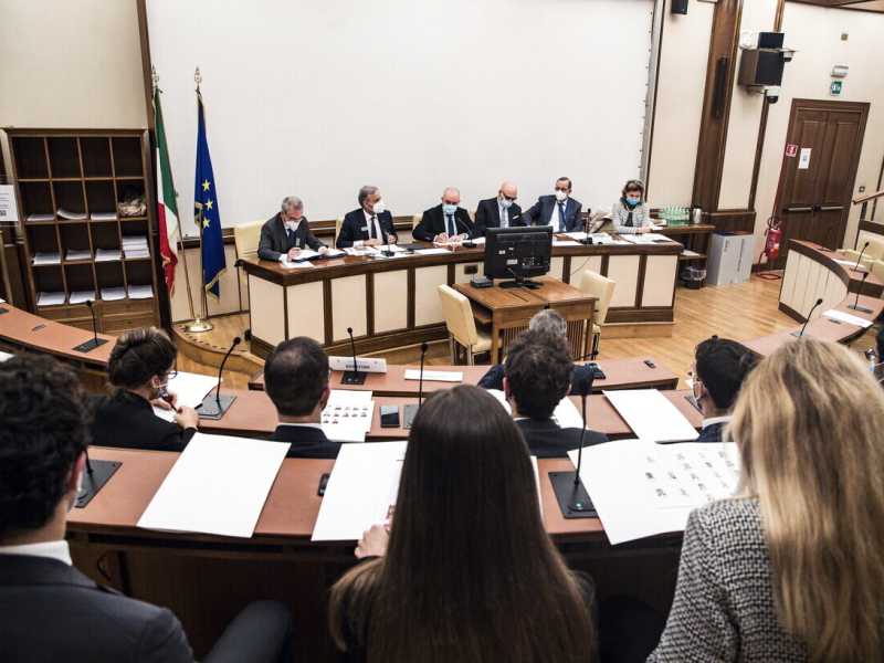 Una seduta della commissione Esteri del Senato (foto Ansa)