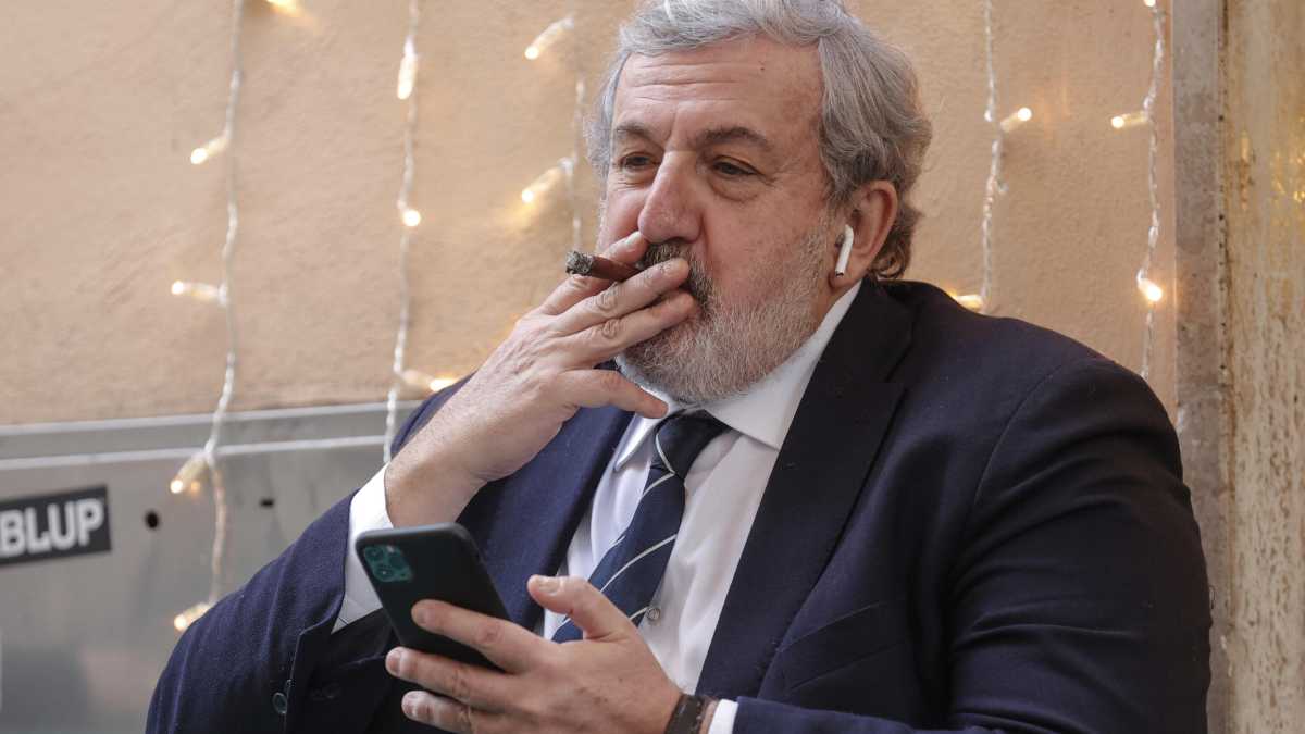 Immagine di Emiliano fa della Puglia il Donbas del Pd, Letta ha un problema