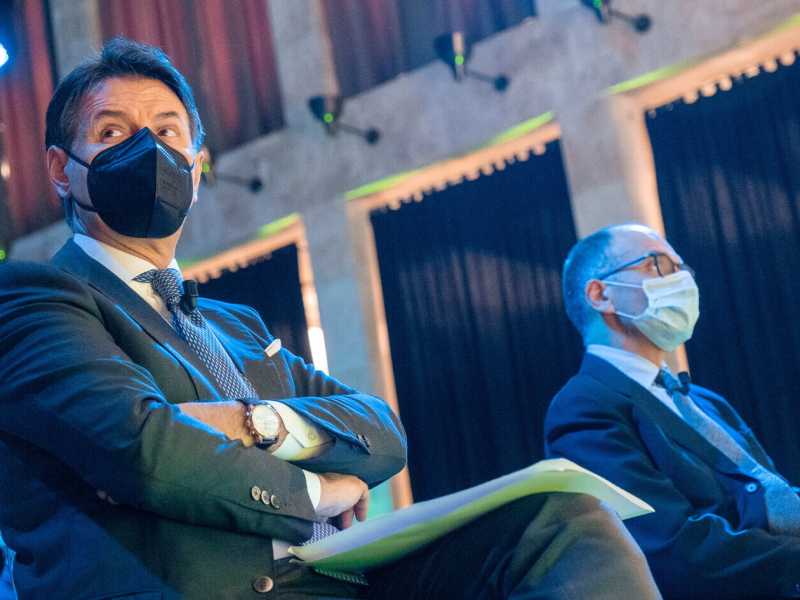 Giuseppe Conte ed Enrico Letta (LaPresse)