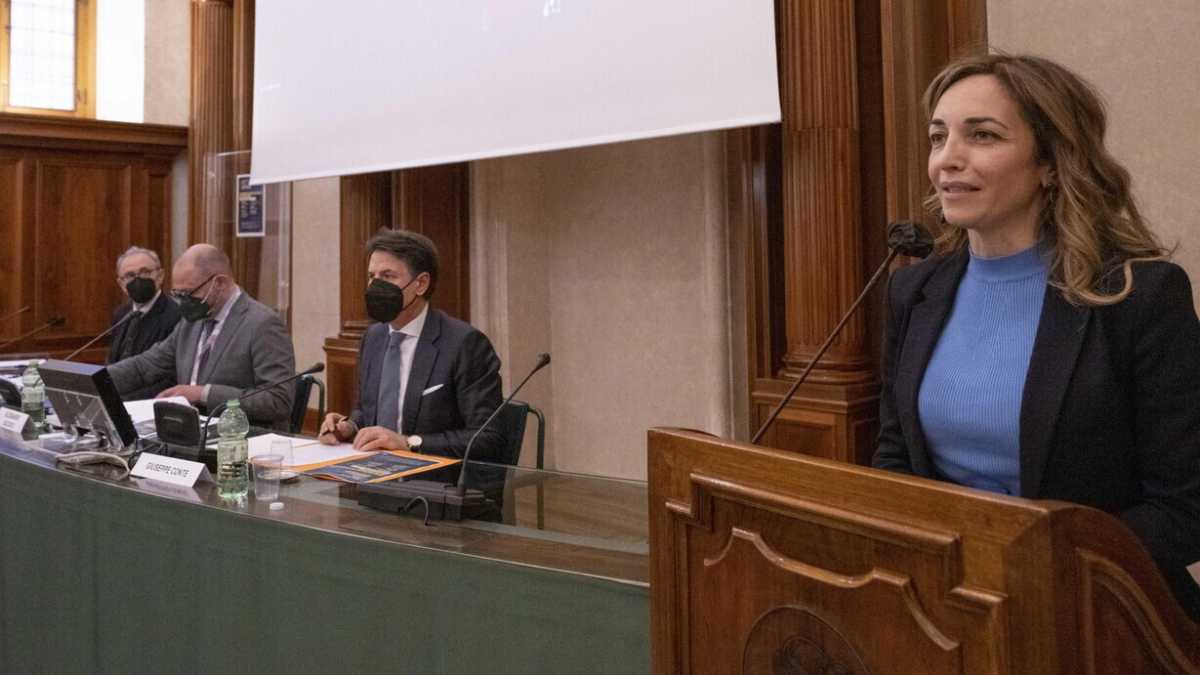 Immagine di Cortocircuito grillino sulle armi: chiude uno stabilimento Leonardo e la senatrice M5s protesta