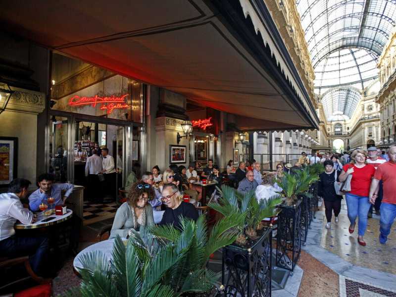 Il Camparino, in Galleria Vittorio Emanuele a Milano (LaPresse)