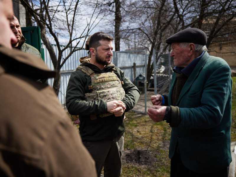 Zelensky a Bucha (Ansa) 