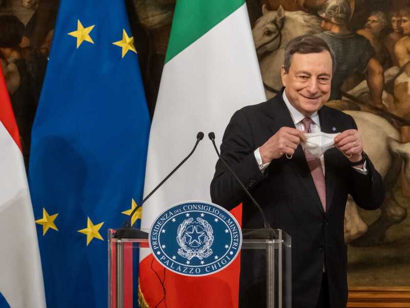 Draghi chiede all'Olanda il tetto al prezzo del gas. Ma Conte e Salvini spingono verso la crisi