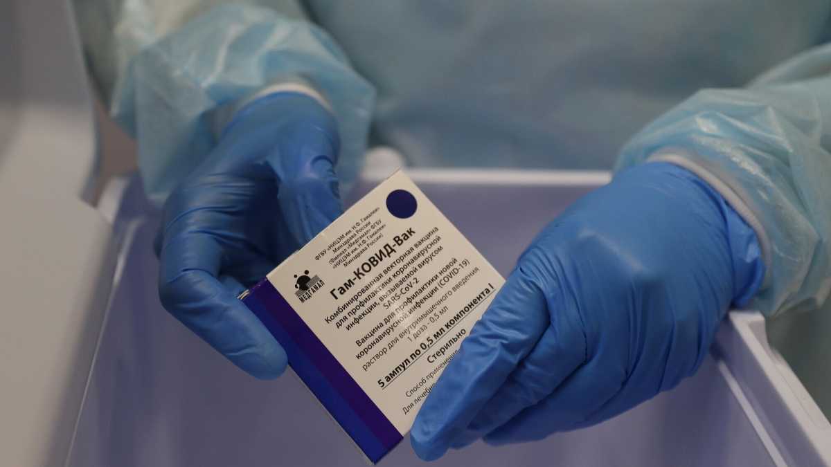 Immagine di Gli scivoloni di Lancet su Sputnik. Meglio la revisione su Twitter