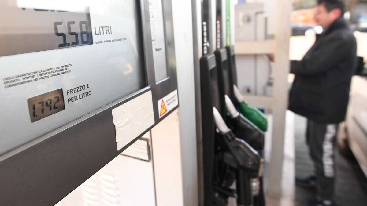 Immagine di A pagare di più il carburante sono rimaste le auto più ecologiche