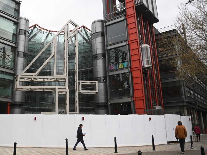 Com’è che ora il governo inglese si è messo in testa di vendere Channel 4