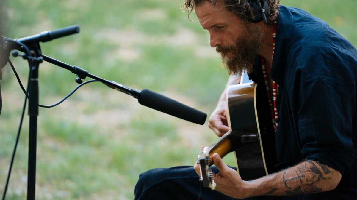 Immagine di Tutto cambia ma Jovanotti è sempre scosso dall’impeto di fare, dire, suonare