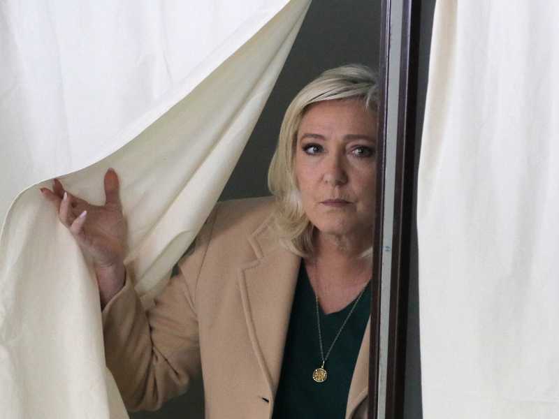 Macron-Le Pen al ballottaggio. Il fronte repubblicano in Francia regge