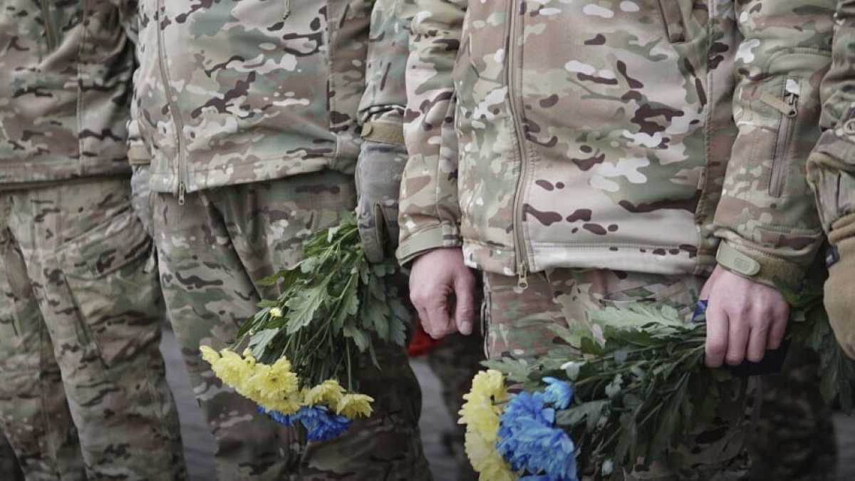 Immagine di Ora che sta per soccombere, il battaglione Azov merita solo rispetto