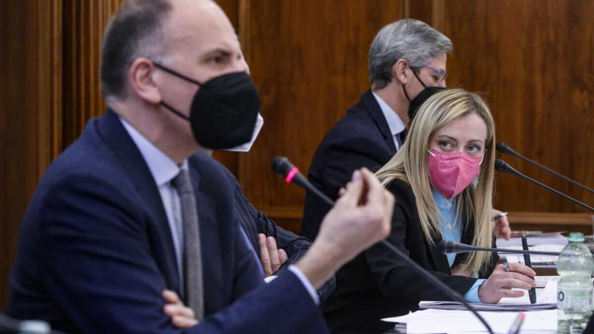 Immagine di Meloni&Letta, di qua. Salvini&Conte, di là. Il tentativo doppio di archiviare il populismo