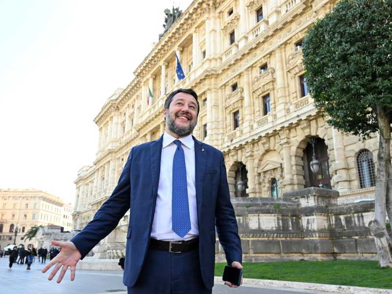 Il domato Salvini : "Non voglio far cadere il governo, ma..."