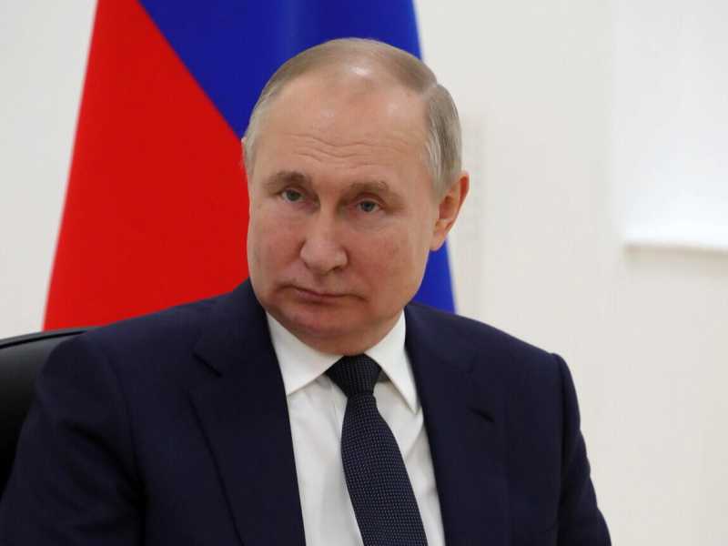 La Russia riduce la produzione di petrolio e lo vende a sconto. Le sanzioni stanno funzionando