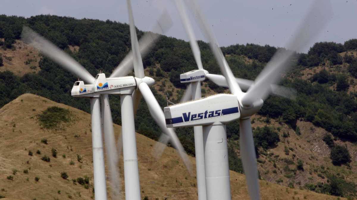 Immagine di Dall’eolico alle trivelle, fino al gas russo. Chi blocca la riscossa energetica italiana? Un'indagine