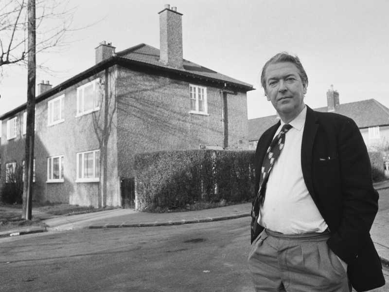 Kingsley Amis (foto&nbsp;<span style="color: rgb(8, 8, 8); font-family: Lato, sans-serif; font-size: 14px;">Evening Standard/Hulton Archive/Getty Images)</span>