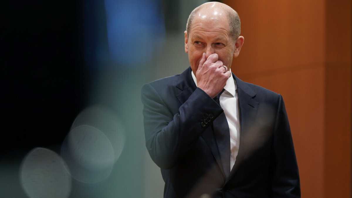 Immagine di Le giravolte di Herr Scholz, che sul riarmo tedesco ci pensa, ci ripensa e ancora non sa