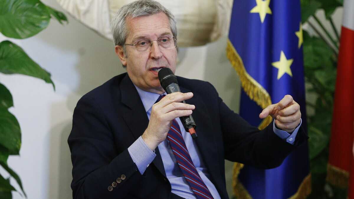 Immagine di "Subito le sanzioni sul petrolio. Mandare le armi all'Ucraina è doveroso". Parla Della Vedova