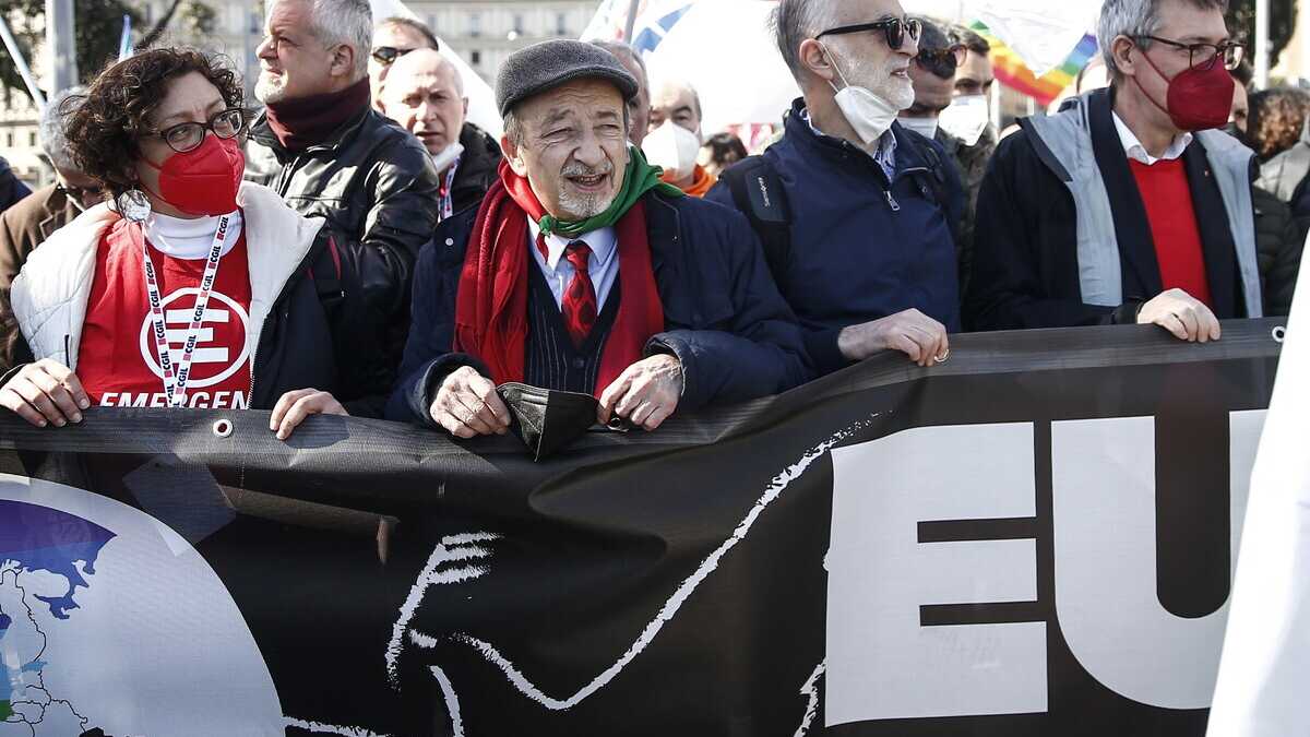 Immagine di Se starnazza come un putiniano, è un putiniano. Il caso Pagliarulo