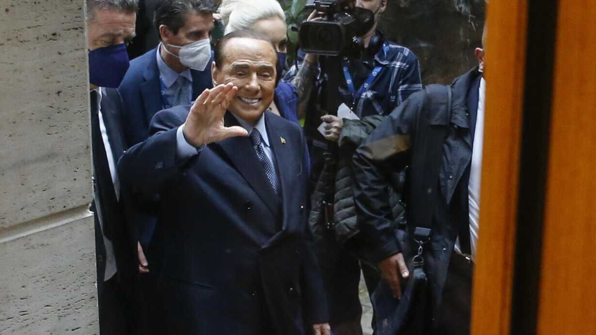 Immagine di Il diritto di spararla grossa: l'ultima surreale soffiata su Berlusconi
