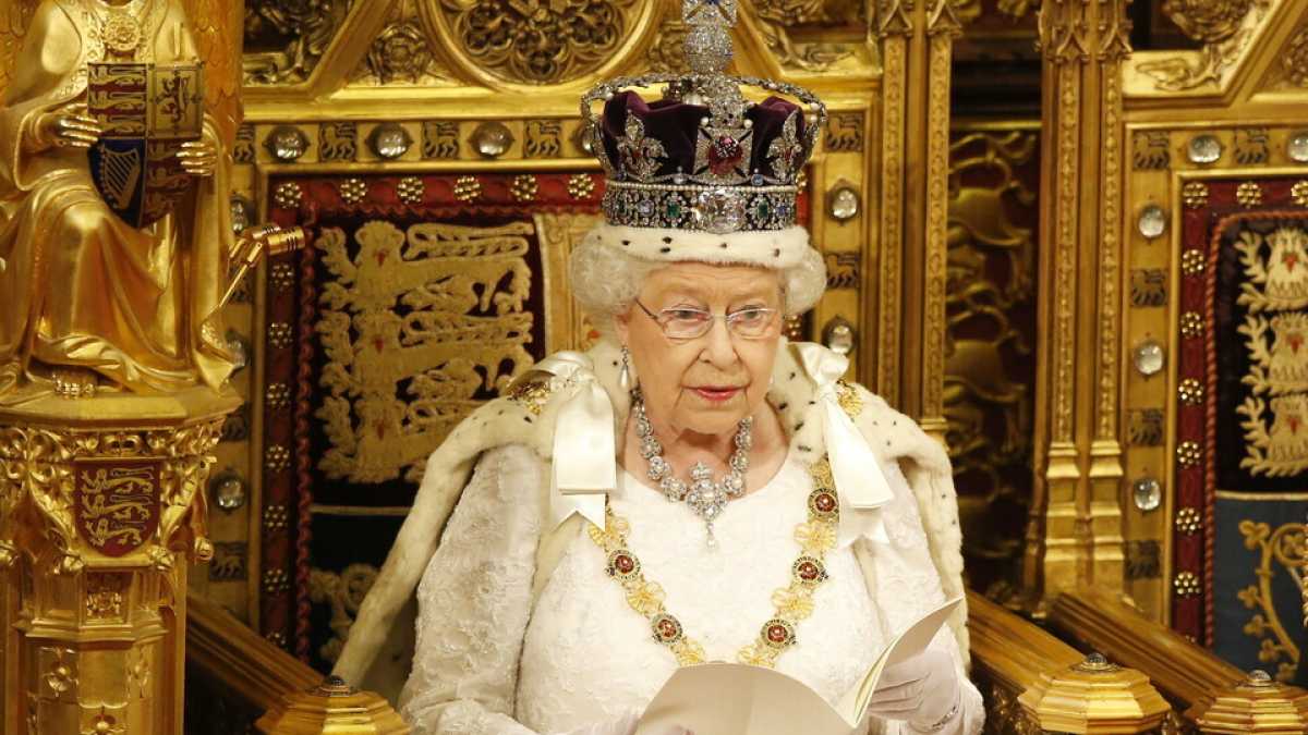 Immagine di I 96 anni di Elisabetta: la festa privata della Regina e l'attesa per il Giubileo
