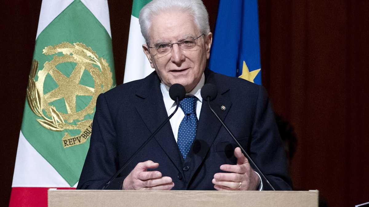 Immagine di Sull'Ucraina Mattarella sveglia l'Anpi: "La liberazione fu ottenuta con le armi"