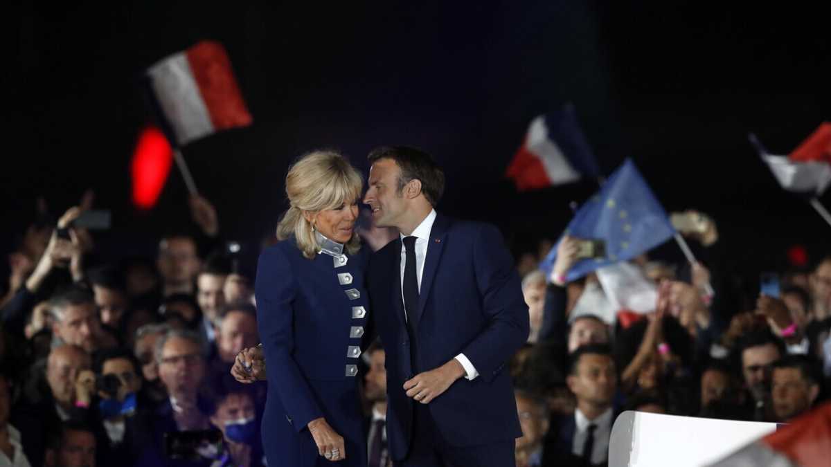 Immagine di Bellucci sindaca di Parigi e lotta agli ugonotti. Il pazzo programma di Macron