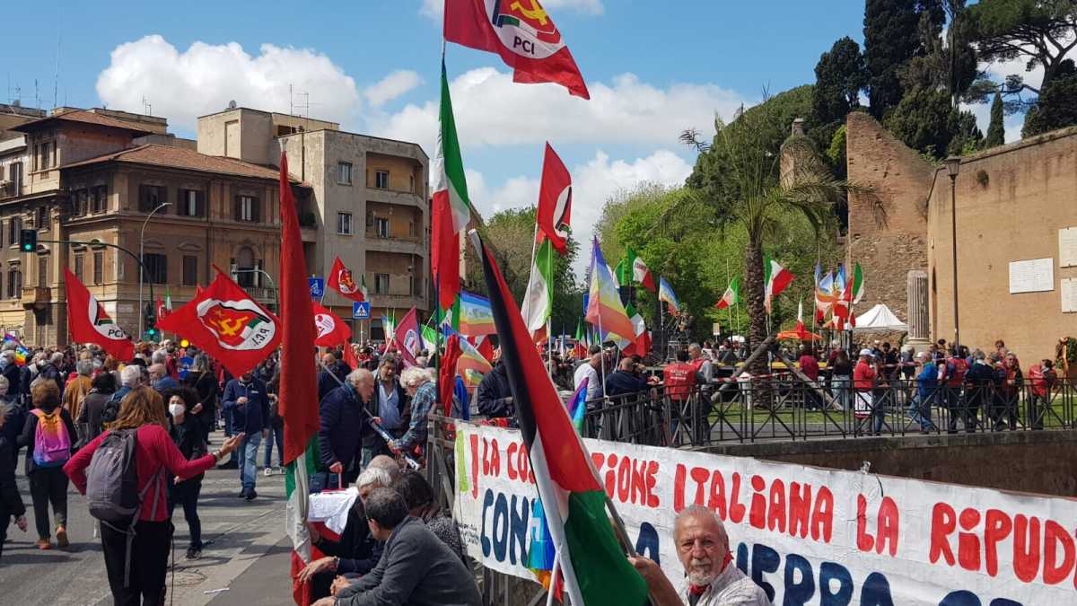 Immagine di 25 Aprile fra piazza e realtà: Letta contestato a Milano, Roma è un film di Bellocchio