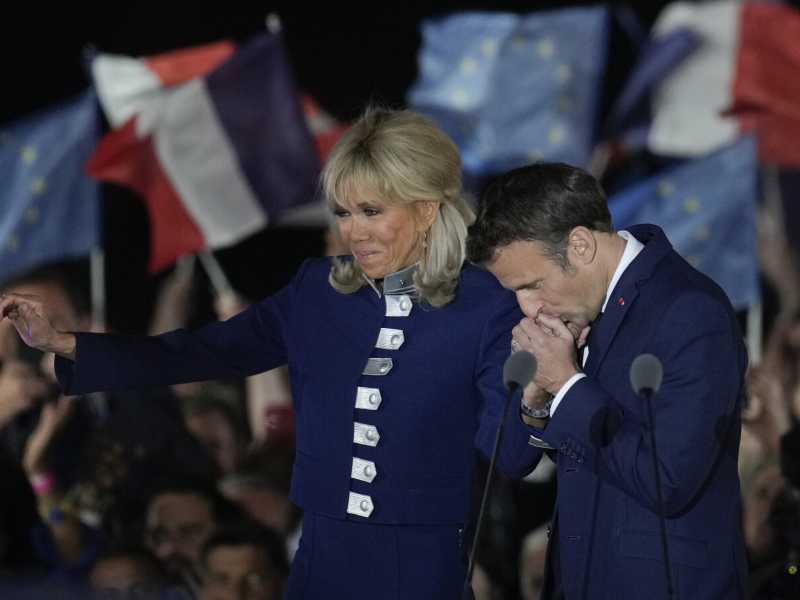 Macron promette di tessere il dialogo in una Francia a pezzetti. La strada dei débat