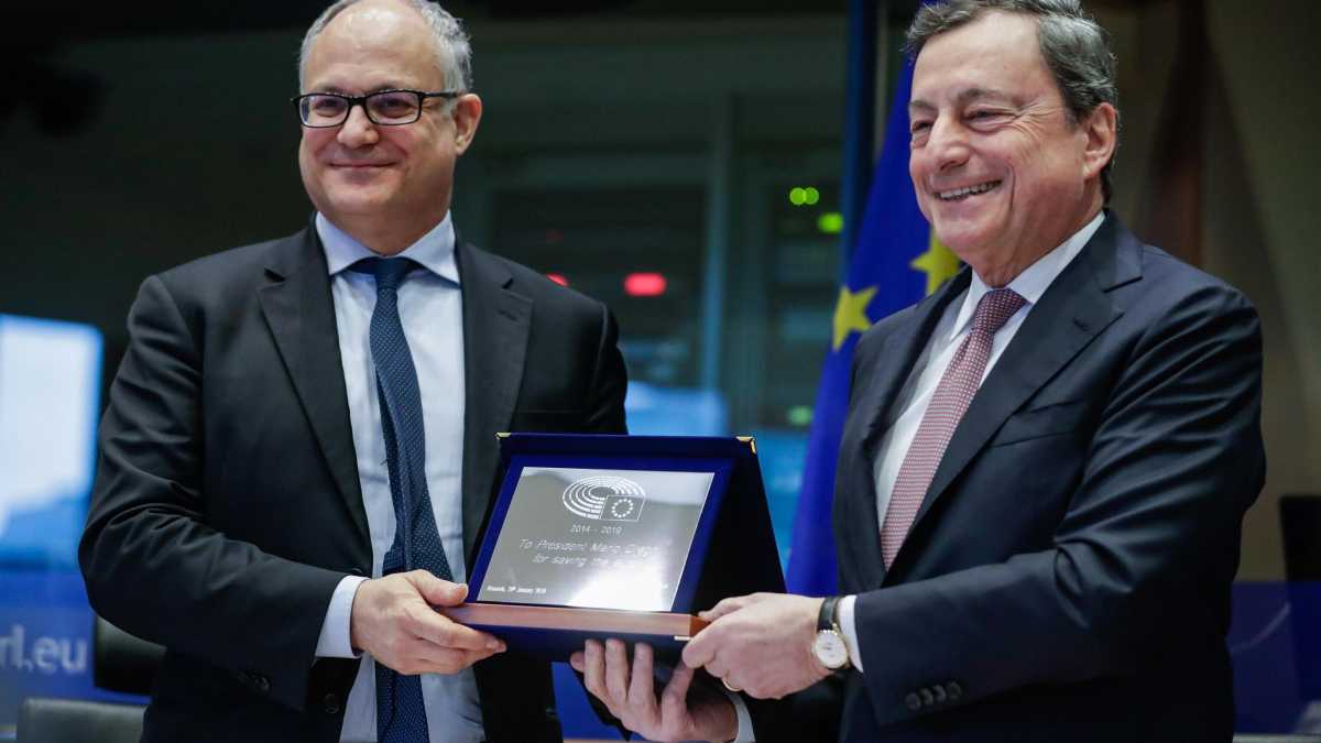 Immagine di Il Giubileo di Gualtieri: Draghi lo aiuta sui rifiuti, ma fondi saranno gestiti dal Mef