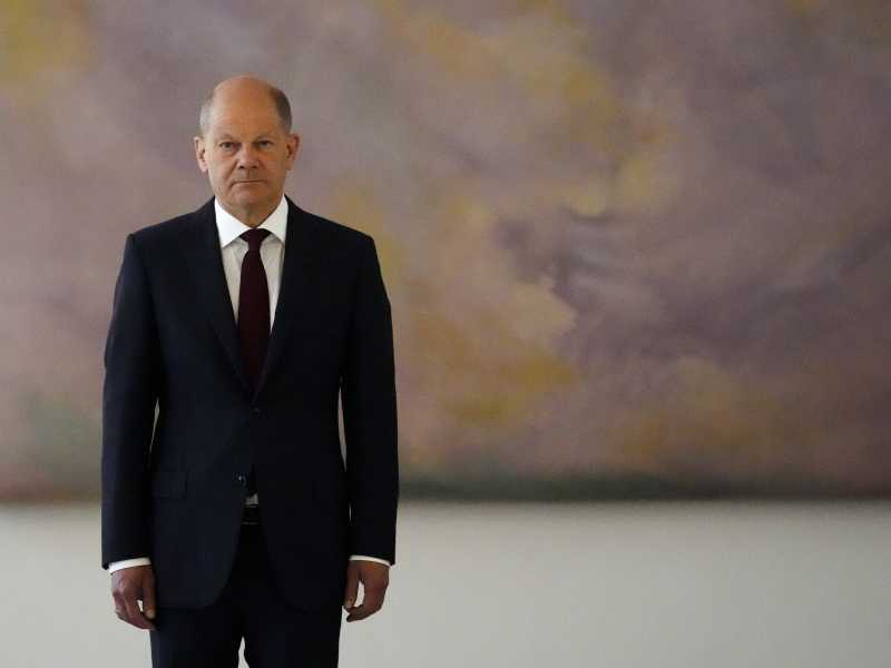 Le contraddizioni di Scholz per giustificare la posizione tedesca su sanzioni e armi