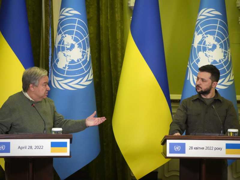 Missili di Mosca su Kyiv durante la visita Onu. I tre messaggi della Russia
